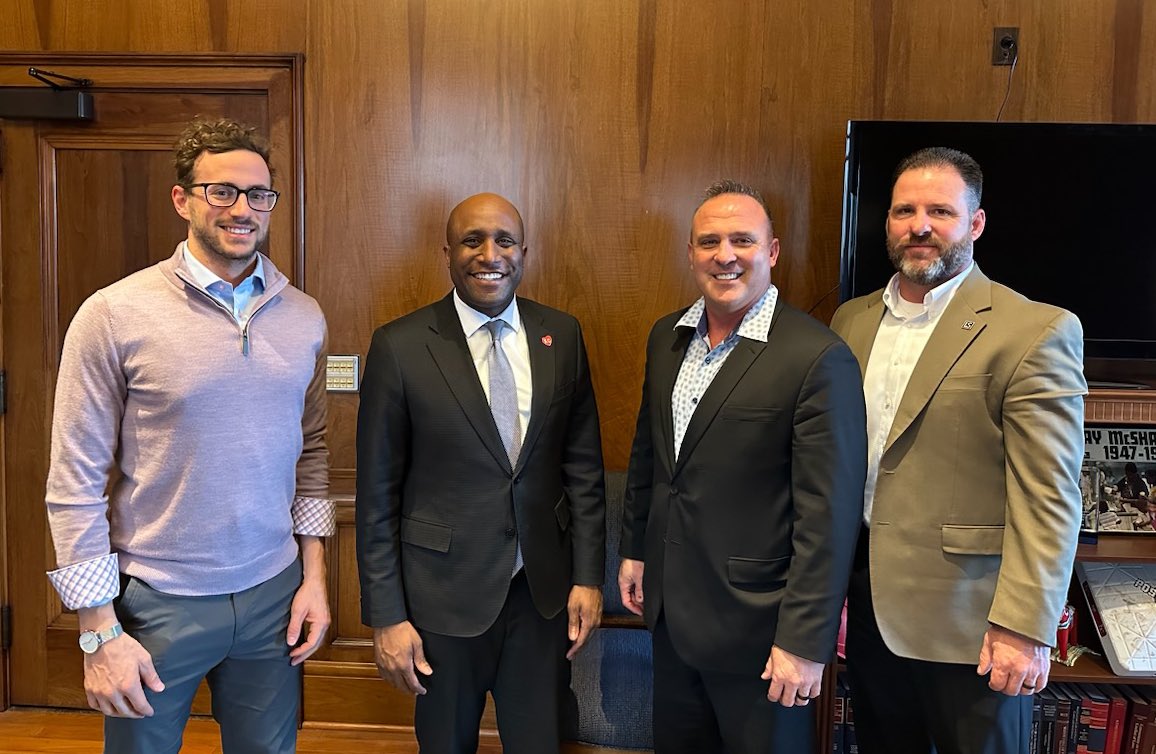 Mayor Q tweet media