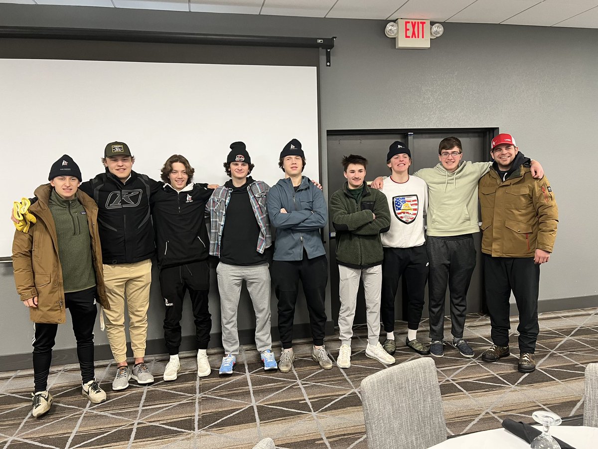 dlhshockey's tweet photo. 🚨Game Day🚨
Tonight is Senior Night! The Lakers take on Wahpeton/Breckenridge at home. Come out to the rink and celebrate our seniors!
🗓️ Tuesday, Jan 31
⏰ 5pm JV and 7pm Varsity 
📍Kent Freeman Arena @KdlmSports @DetLakesHigh @DLtribSports @DLStudent https://t.co/Xxj38h6laX