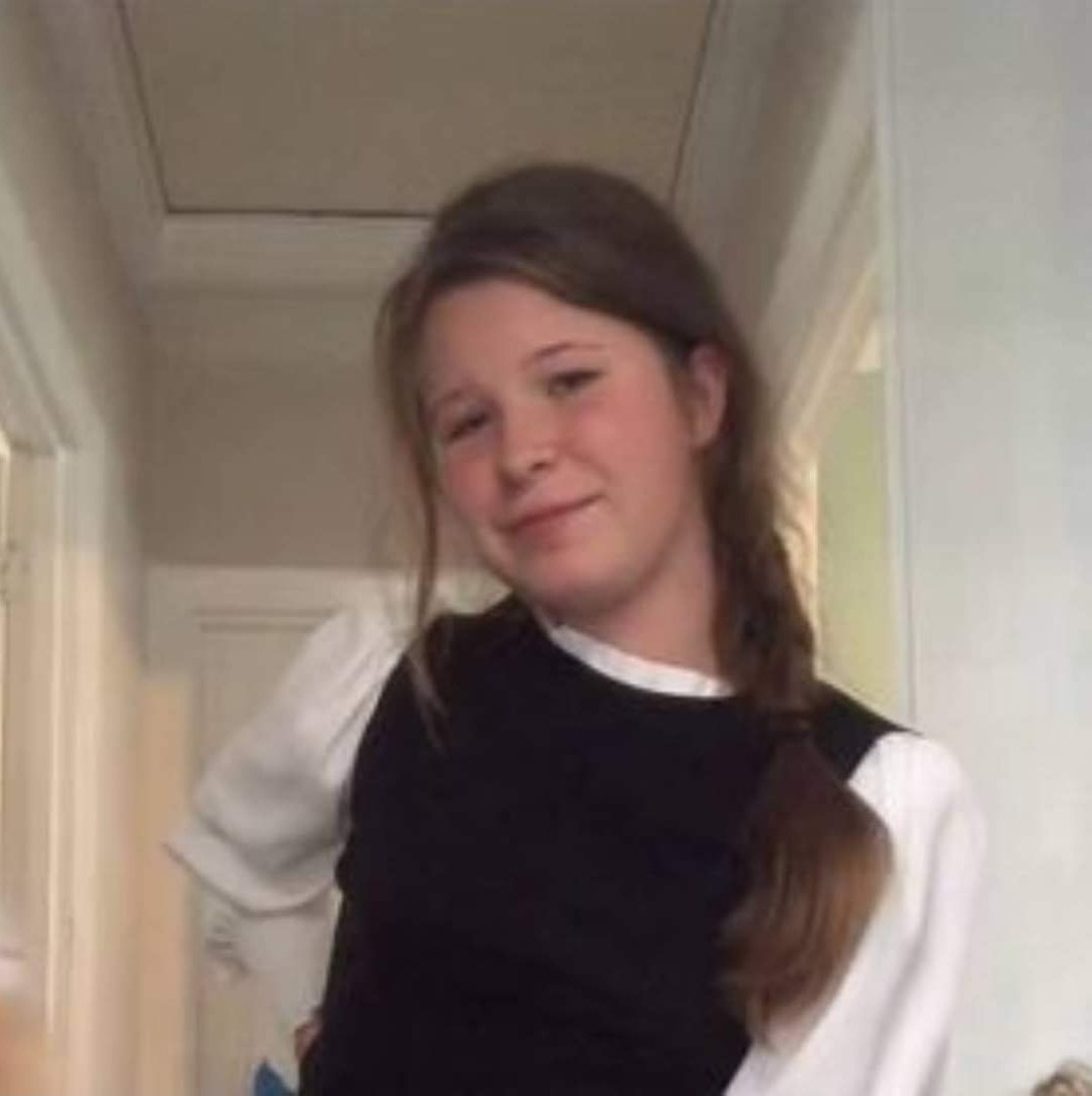 Have you seen Nelly-Rose, who has been reported missing from Horsham?

The 14-year-old has not returned to her home address in the Broadbridge Heath area.

Officers are concerned for her welfare.

Anyone who sees her or knows her whereabouts is asked to call 999.