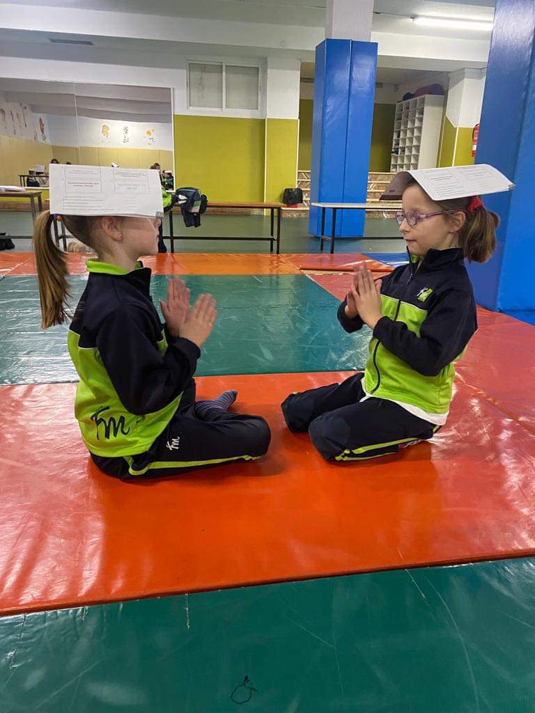 comontpellier's tweet image. Trabajando el equilibrio en cuerpo y mente… Fomentando el cuidado físico y mental de la persona 
¡Cuidado no se te caiga!
colegiomontpellier.es
#cuidandonos
#physicaleducation
#primaria #wearemontpe #SomosFEFMONT #laclaveestaenti
#venaconocernos @comontpellier
@FEFMONT_