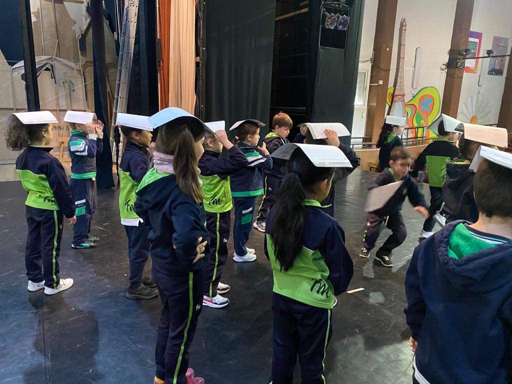 comontpellier's tweet image. Trabajando el equilibrio en cuerpo y mente… Fomentando el cuidado físico y mental de la persona 
¡Cuidado no se te caiga!
colegiomontpellier.es
#cuidandonos
#physicaleducation
#primaria #wearemontpe #SomosFEFMONT #laclaveestaenti
#venaconocernos @comontpellier
@FEFMONT_