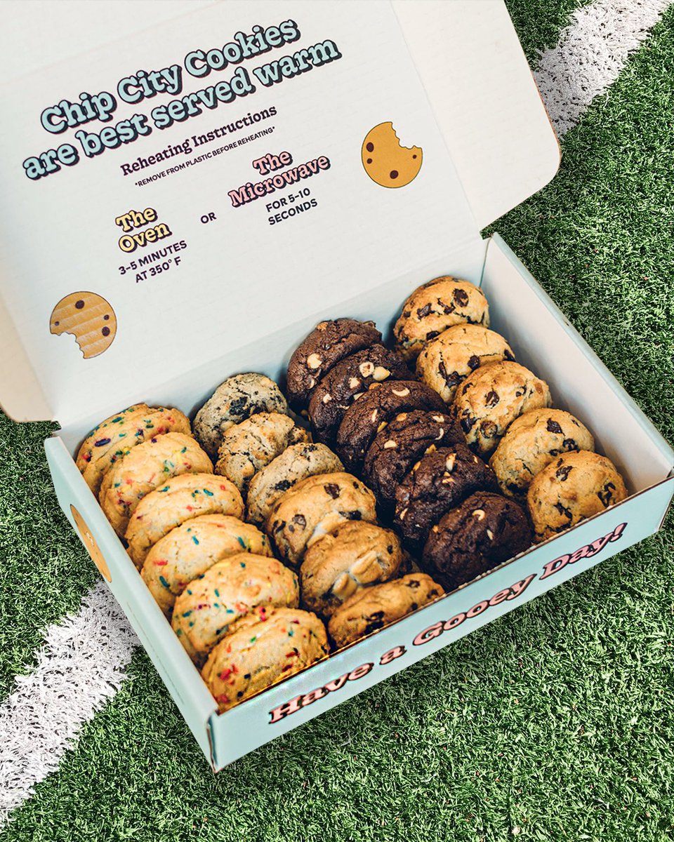 @ STUDENTS🗣️ get a FREE @chipcitycookies tomorrow AFTER the @StJohnsBBall game! head to the 1870 Court tent after the game to get your cookie!!🍪