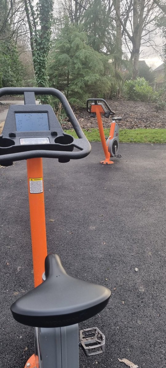BameConnect's tweet photo. Lovely stroll in another one of #Oldham parks #WernethPark with some brilliant fitness equipment installed to help you #MoveMoreFeelBetter #walkandtalk #reducingloneliness #BAME
We❤️walking #outdoors #Wellbeing #nature
@GmWalks @GmMoving @WeActTogether @RCowbury
@Muslim_Hikers https://t.co/6aDABMZ8Xo