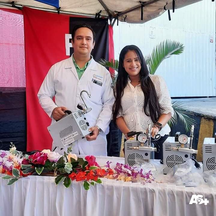 AdelanteSiempr_'s tweet photo. #Nicaragua | El Hospital Asunción, en el departamento de #Juigalpa, #Chontales, cuenta con nuevos equipos de última tecnología 💻 para continuar fortaleciendo el sistema de salud y dar tratamiento oportuno a los pacientes.✊🏻🇳🇮🏥👨🏻‍⚕️💉💊

#MasVictoriasPuebloPresidente https://t.co/OOzIjlbvih