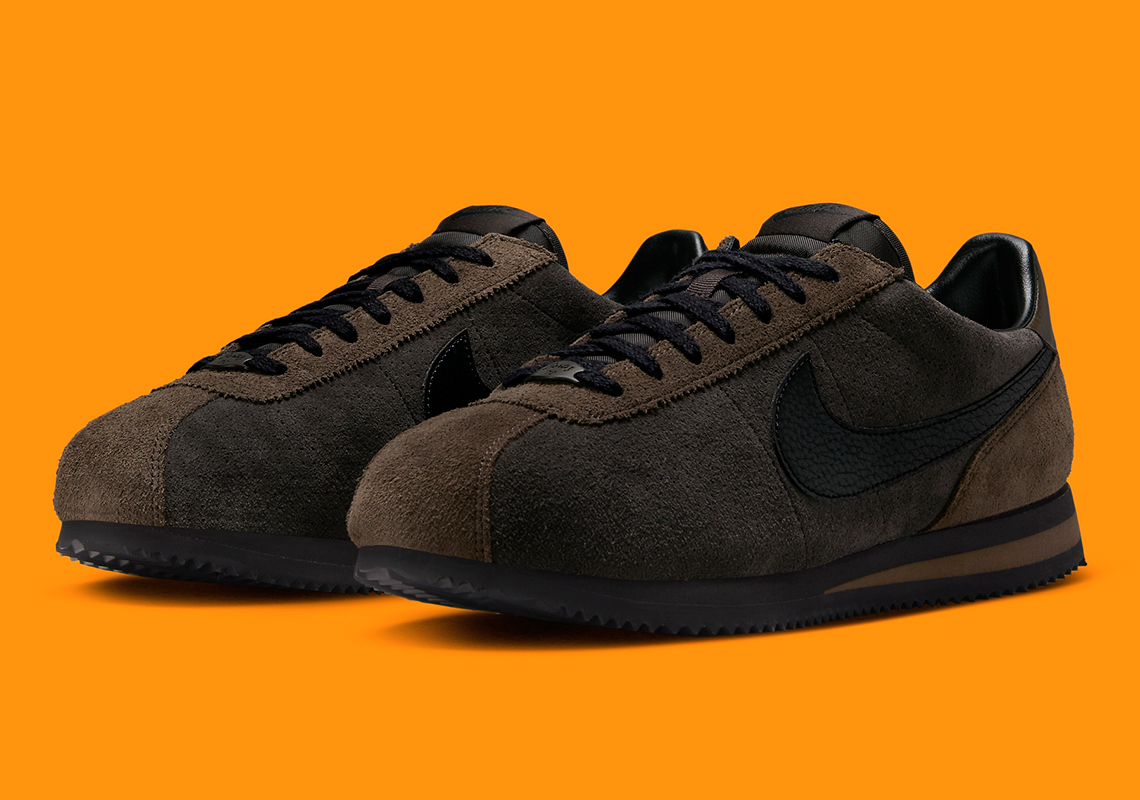 Sneaker News tweet media