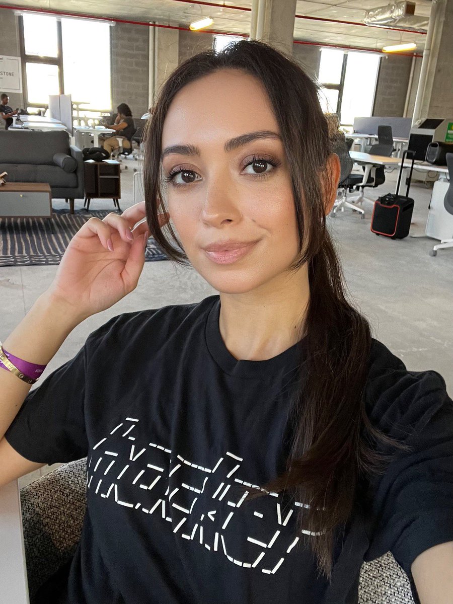 ornella_hdz's tweet image. Am I hacker now? 🤓@MiamiHackWeek 

#miamihackweek #crypto #Web3