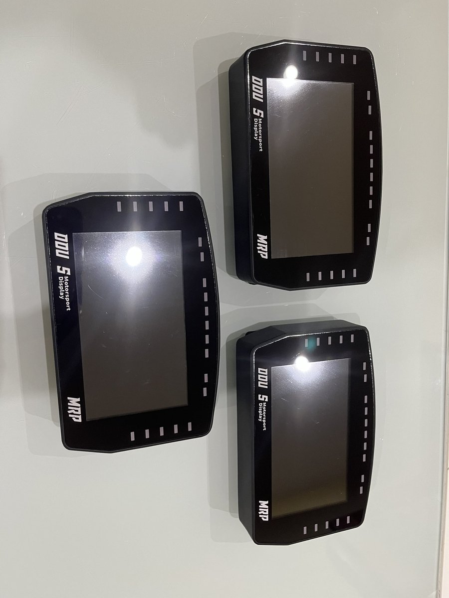 En las próximas semanas deberíamos empezar a tener stock nuevamente. Mientras no es que estemos parados, es que cada vez que llega material lo sacamos de los pedidos que hacéis en reserva.
Mañana otras 3 que salen de camino a sus dueños!!