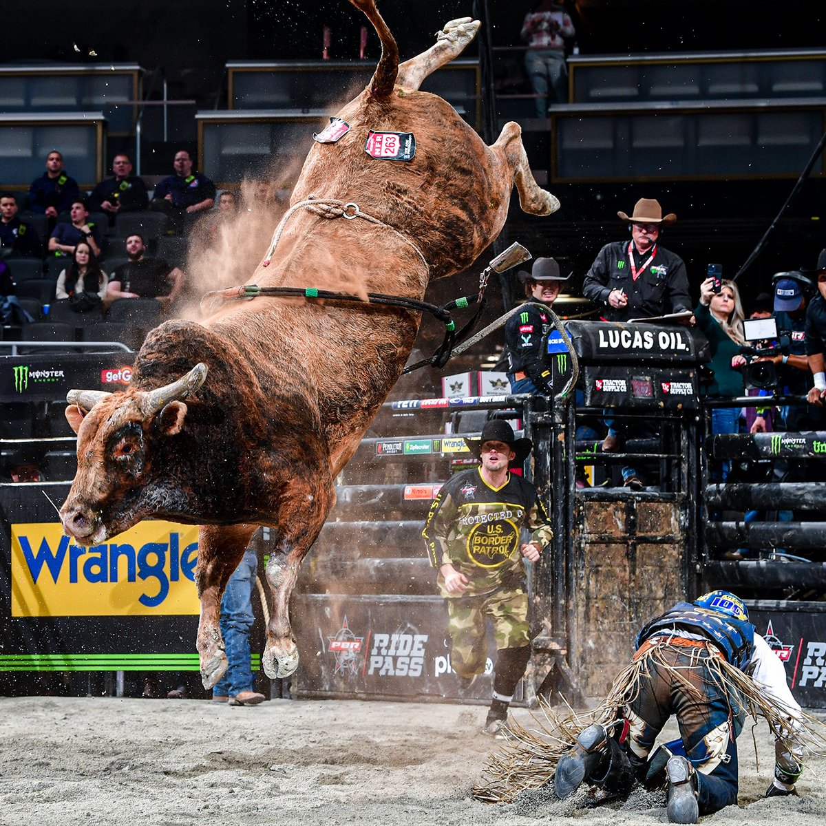 PBR's tweet photo. Absolutely 𝐞𝐩𝐢𝐜. https://t.co/RIsURZ1kZJ