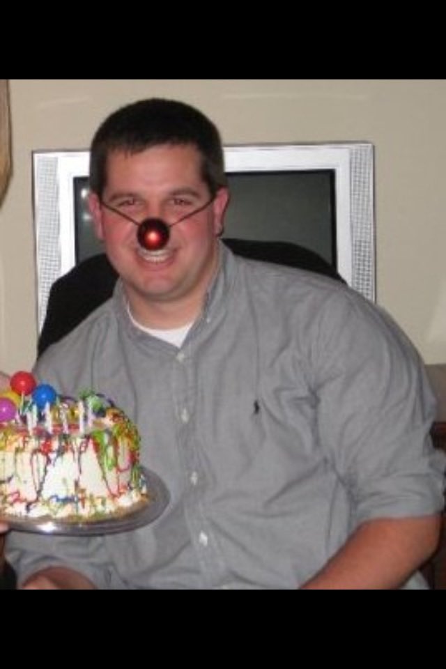 gtjojo189's tweet photo. @DukesandBell929 when I saw this photo it was after I graduated college in 2007 and knew I had to do something around 245 lbs https://t.co/6VLMK6Rck6
