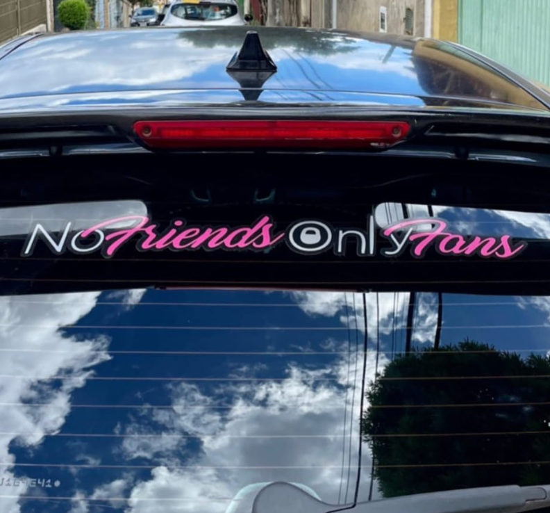 stuquera's tweet image. pai ta de nave 🫡 #esquece