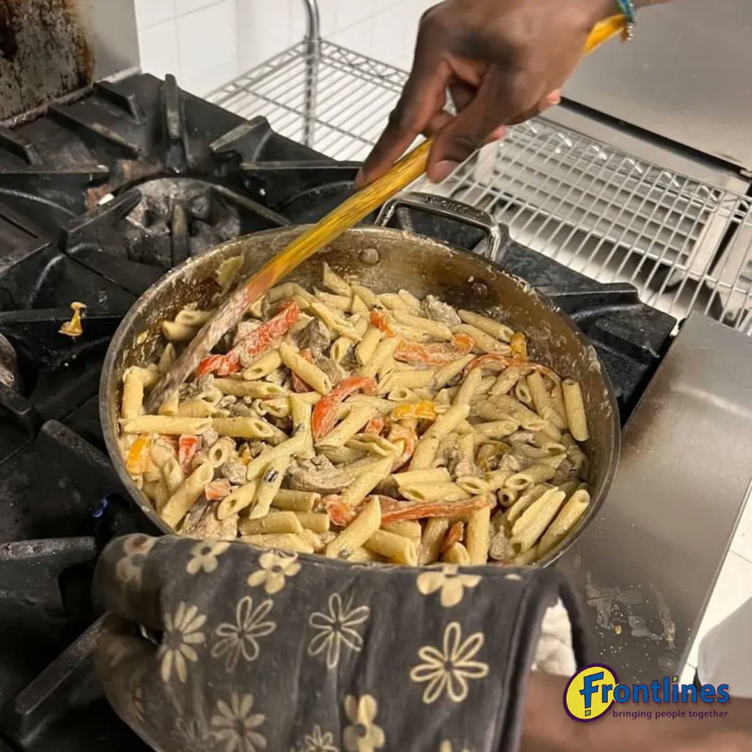 frontlinesto's tweet image. In our WOMP program we cooked Rasta Pasta and discussed depression and ways that we can overcome it. 
#torontoculinary #torontocook #torontochef #torontoyouth #torontokitchen #torontopasta #torontoeats #torontofoodie #toronto #weston #frontlines #community #kitchen #culinary