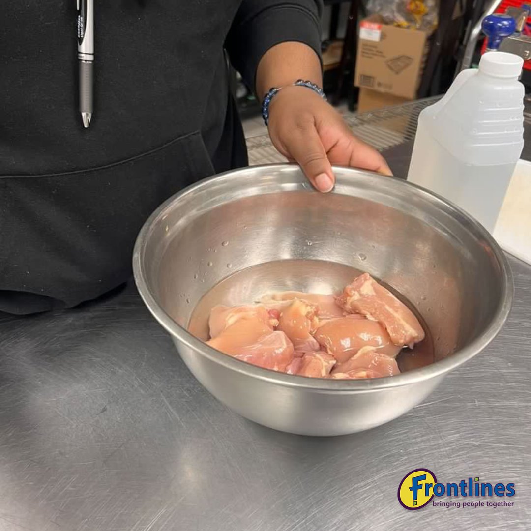 frontlinesto's tweet image. In our WOMP program we cooked Rasta Pasta and discussed depression and ways that we can overcome it. 
#torontoculinary #torontocook #torontochef #torontoyouth #torontokitchen #torontopasta #torontoeats #torontofoodie #toronto #weston #frontlines #community #kitchen #culinary