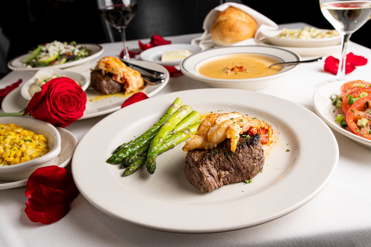 3ForksDallas's tweet photo. Snow day! It's a perfect day to start making plans for Valentine's Day! Make your reservation: https://t.co/iLyjsUltTr https://t.co/OnLHHHuQuH