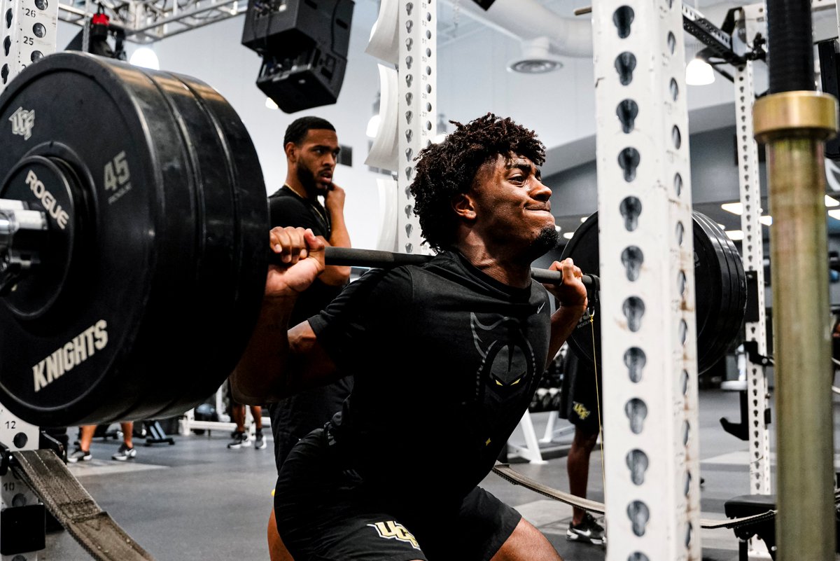 OrlandoNILClub's tweet photo. Getting it done 😤

#ChargeOn

h/t UCF Football https://t.co/Aq6Kdbyym7