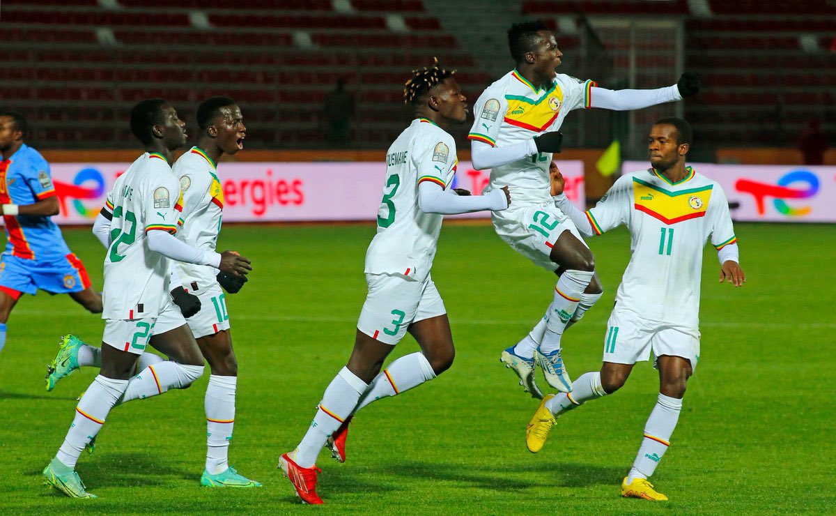 JoueursSN's tweet photo. Nous sommes à 1 match de faire le doublé CAN/CHAN ! 

Tout le Senegal compte sur Pape Thiaw et ses hommes. 🇸🇳💪🏿 https://t.co/Ve5BpBw5Ac