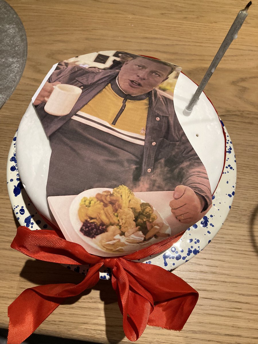 Loving my birthday cake  <a href="/iamtomskinner/">Thomas Skinner ⚒</a>  BOSH ❤️