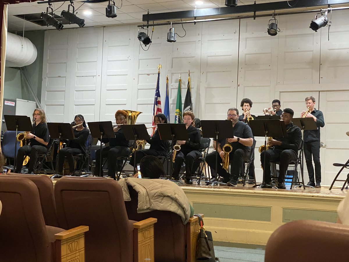 EastHartfordPS's tweet photo. This month was the 2nd in the Intersections Concert Series featuring middle school, high school and professional jazz ensembles. The concert series is open to the public bringing together cross-generational musicians and members of the East Hartford community. #EHPSPride https://t.co/5lnEQhmLGU