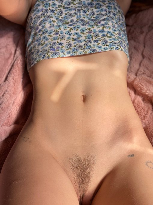 do you eat pussy? 👉🏻👈🏻 https://t.co/ehy8qo9F6A