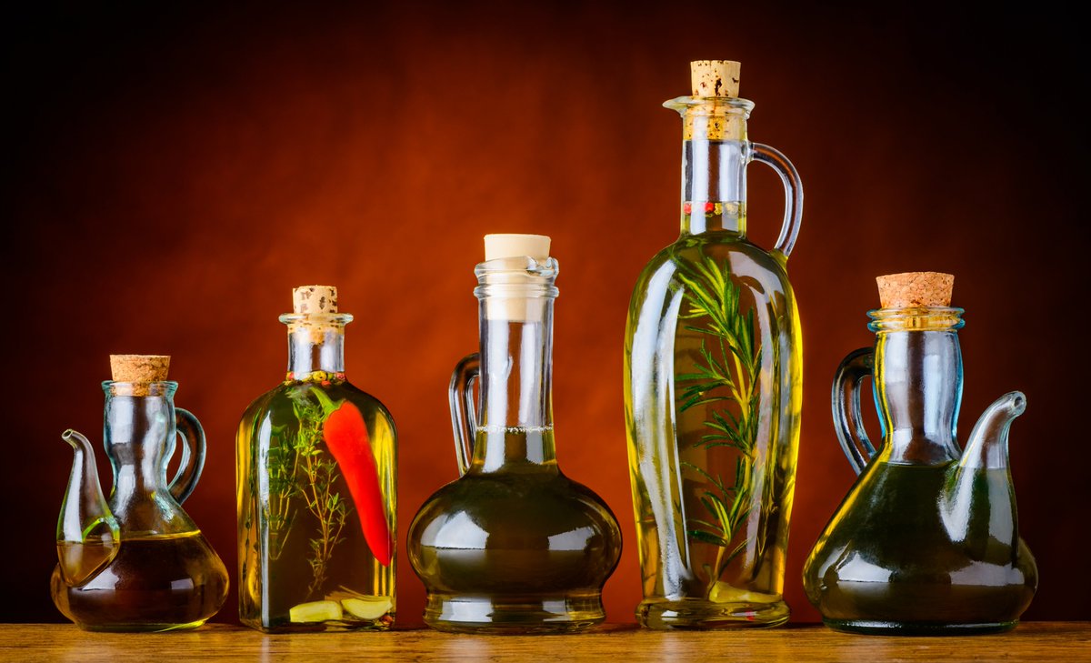 Vegetable Oils: Good, Bad, or Ugly?
A lot is said about vegetable oils these days, but I want to bring your attention to these two 'scientific' studies from the American Heart Association:
1)
ahajournals.org/doi/full/10.11…
2)
ahajournals.org/doi/10.1161/CI…

#vegetableoils