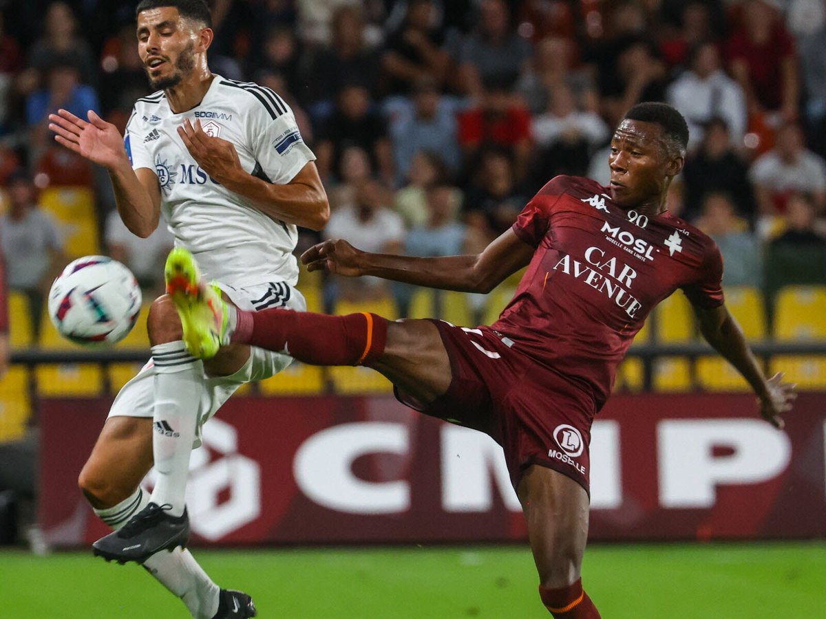 SimplGrenat57's tweet photo. Danley Jean Jacques n'a touché que 27 ballons ce soir, contrairement à 48 pour Maiga et 52 pour Maziz (à la mi temps)😶😶 https://t.co/S8cmH3VDmM