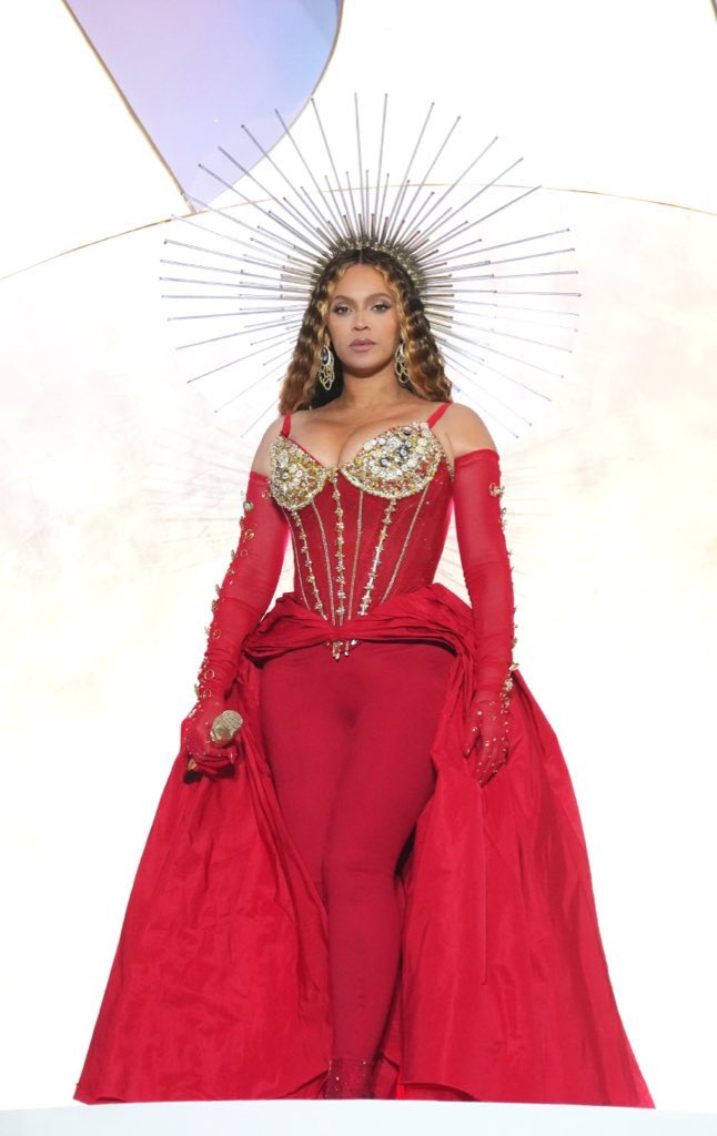 B7Album's tweet photo. RENAISSANCE TOUR - how to prepare 

- Create a profile on Ticketmaster &amp; add your payment info ahead of time

- Look out for verified fan pre-sale registration Feb 1st &amp; 2nd 

- Once dates are announced, find your top 3 preferred dates in case one or more sell out.

Good luck! https://t.co/VcRADZkuyC