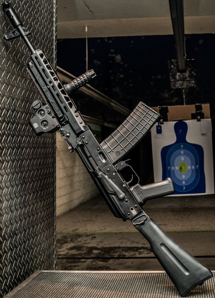 ARSENALinc's tweet photo. Special thanks JMAC Customs & M13 Industries for getting me this gorgeous SLR106 this weekend. JMAC MMS M-LOK handguard and Railed Gas Tube are unbelievably solid!
Also, thanks to the team @therange702 for a great place to shoot, ammunition or photos!
#arsenalinc #arsenal https://t.co/3vxquRcYbT