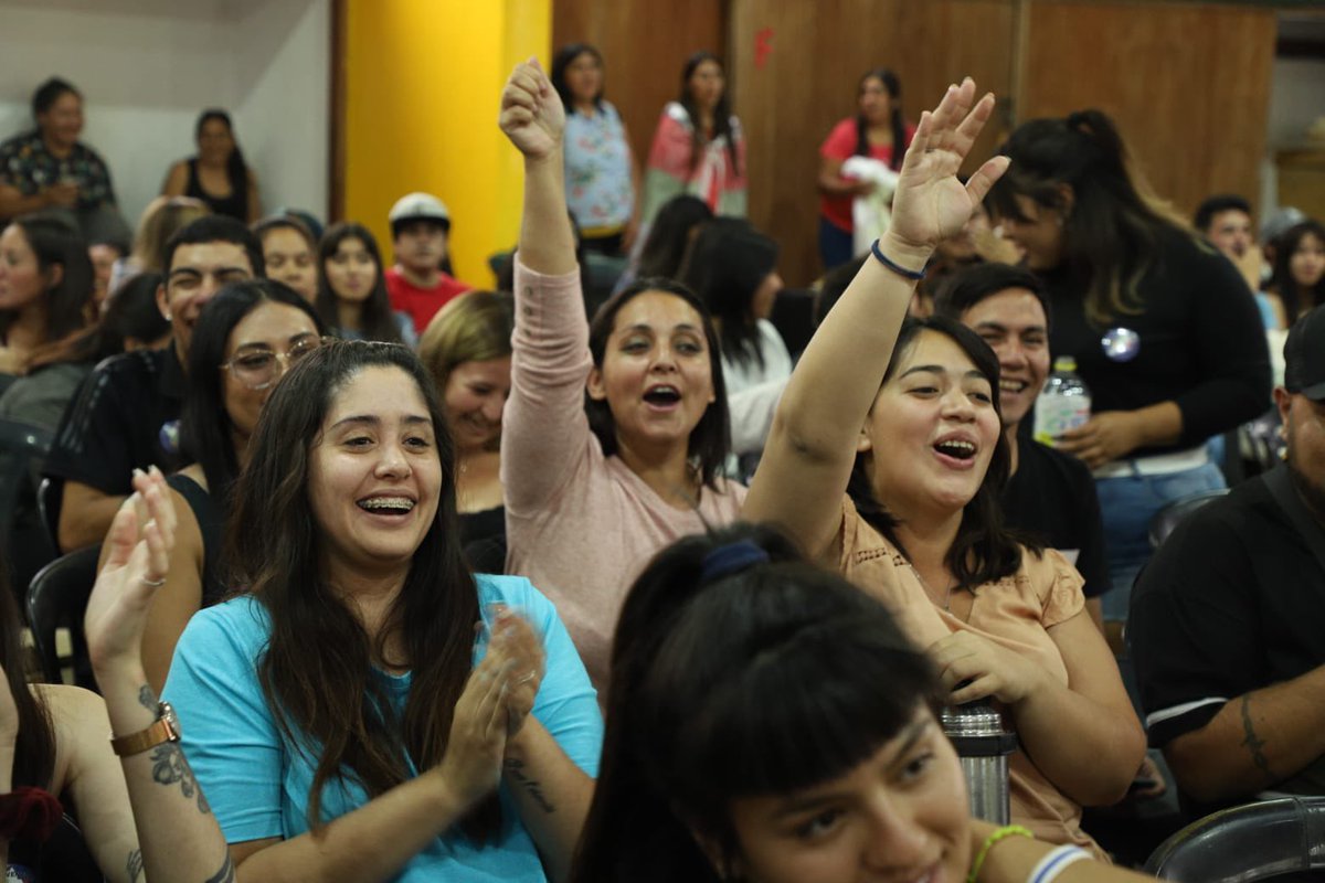 ColantuonoPablo's tweet photo. 🙋🏻‍♀️🙋🏻‍♂️ Hoy en #ElChocón el Consejo Provincial de Juventudes #COPROJUV sesionó en presencia de más de 600 representantes territoriales de las juventudes.

#másjuventudes https://t.co/PhI8FHCZKD
