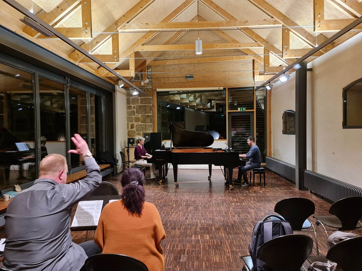 GenovaDimitrov's tweet photo. #Music #FromDuskTillDawn and beyond, #NonStop #fun, full #concerthall at fantastic #CloisterMichaelstein. Thanks everybody 💕 See you again next year! 🌈#KlosterMichaelstein #mastercourse #masterclass #piano #pianoduo #klavier #klavierduo #meisterklasse👉
https://t.co/frNAZfrLtl https://t.co/dFu5BP0Gre