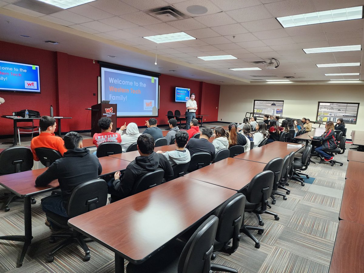 Joanna_TISD's tweet image. Our sophomores visiting #WesternTech today and seeing the many opportunities available to them. #TISDProud #THSCCR #CoyotesAreCollegeBound @MsBeanes_TISD @RBonilla_TISD