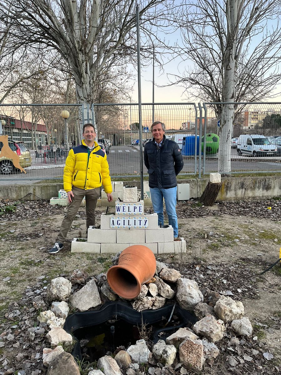 ➕ dispensadores de bolsas de recogida de excrementos, y con bolsas siempre (me entendéis).

🐶 Ampliación de estos espacios.

🚛Y sustitución anual de la arena de estos lugares. 

#REACTIVEMOSALCORCÓN 🔵