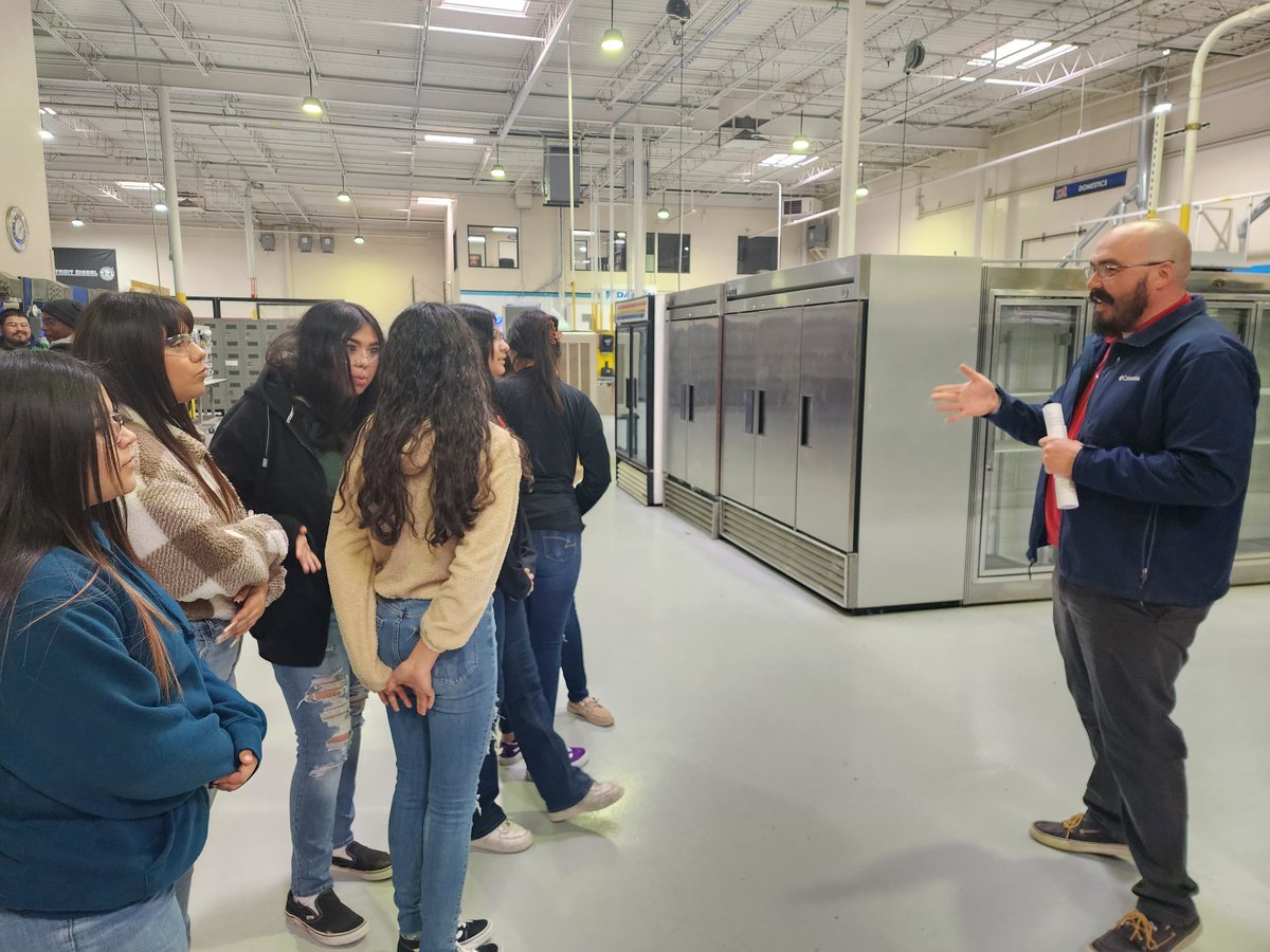 Joanna_TISD's tweet image. Our sophomores visiting #WesternTech today and seeing the many opportunities available to them. #TISDProud #THSCCR #CoyotesAreCollegeBound @MsBeanes_TISD @RBonilla_TISD