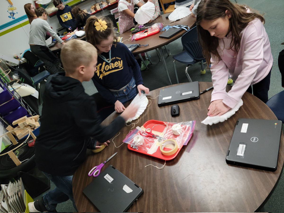 SinisiJen's tweet photo. 4th graders at Sol Feinstone fabricated parachutes to test the effect of suspension length on the drop speed.  Can't wait to see what happens when they engineer their own design!  @CouncilRockSD https://t.co/sJaFudANB0