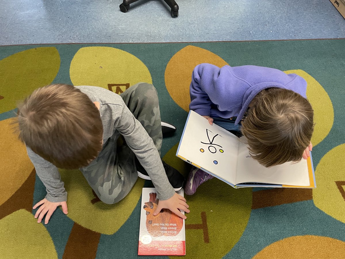 KMscoop's tweet photo. Celebrating and reading familiar stories to each other! 🐧 https://t.co/q6erT5OV5n