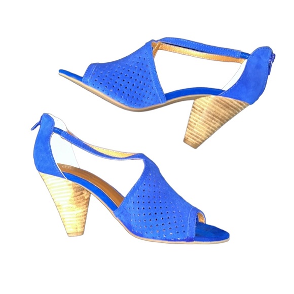 Elizabe93072609's tweet photo. So good I had to share! Check out all the items I'm loving on @Poshmarkapp from @Jackie28867340 #poshmark #fashion #style #shopmycloset #chicos #seychelles #jcrew: https://t.co/ghsPxSkv44 https://t.co/msF2SOGQwl