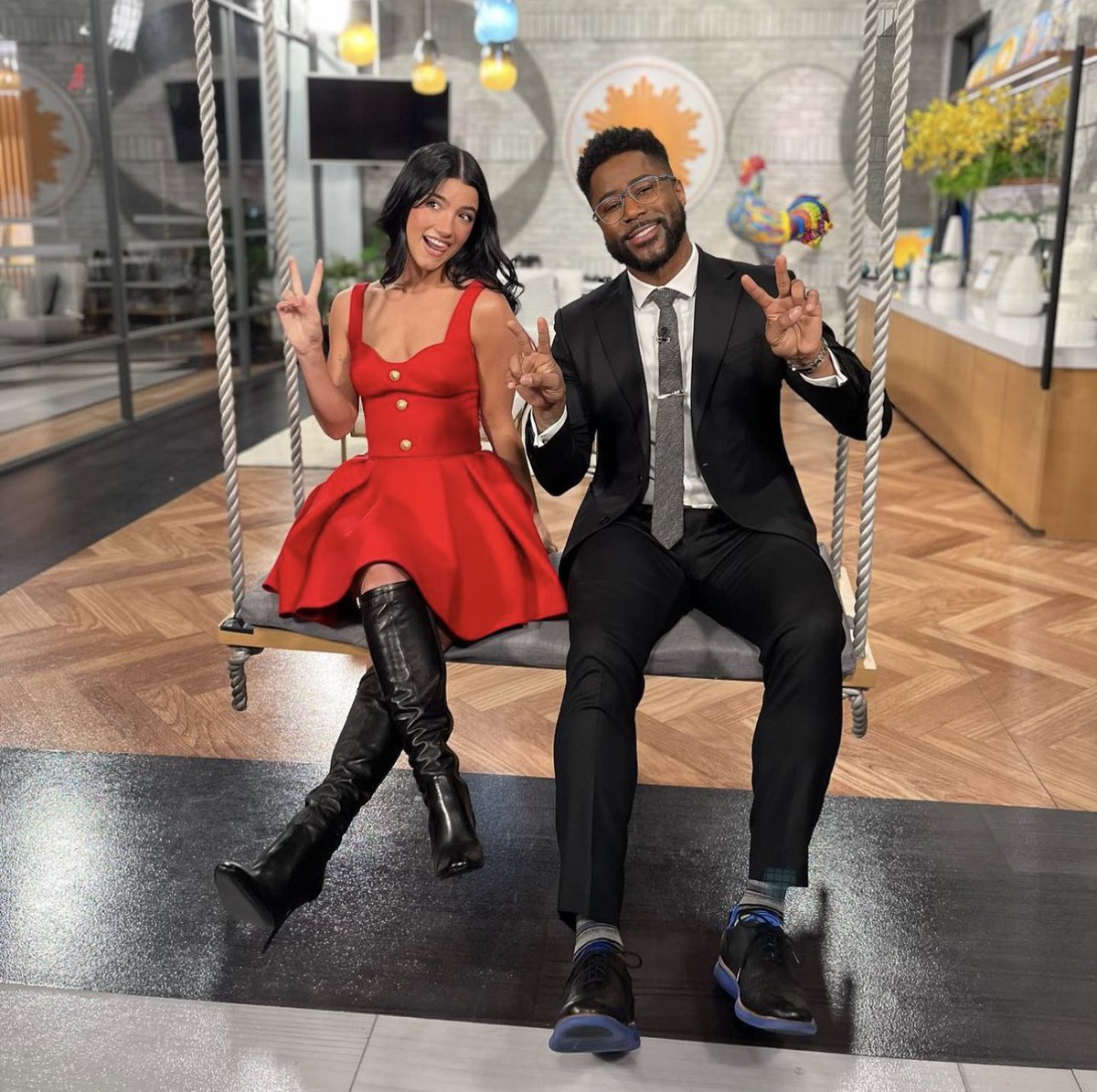 charlisdreamer's tweet photo. I can’t believe she gets to co-host KCA?! while she won female creator TWO YEARS IN A ROW IN?! is that not crazy 🥲🤍 I’m so excited for you ml https://t.co/eNz6A039EA