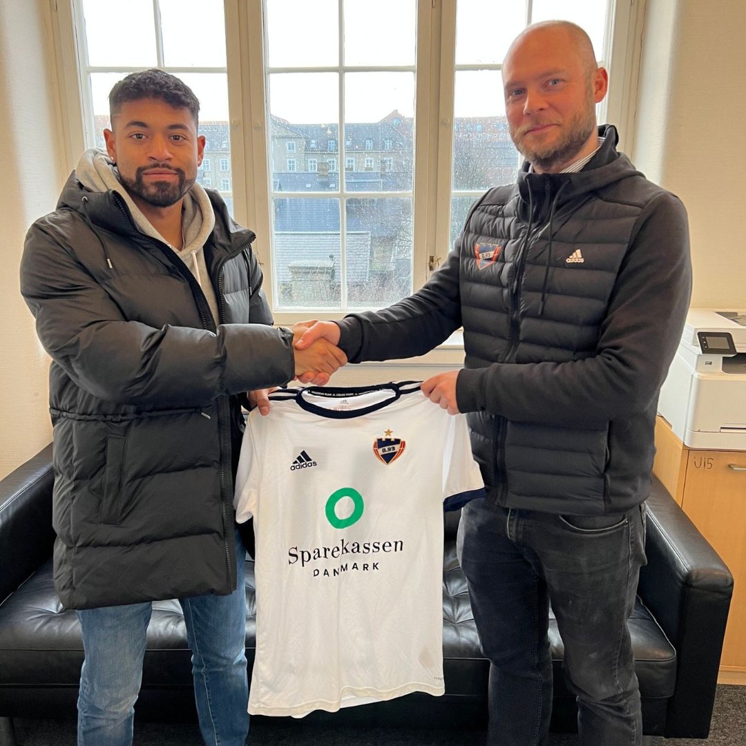 ANTONIO BUSTAMANTE TIL B.93 ✍🏼 Vi er glade for at kunne offentliggøre skiftet for B.93's nye nr. 18, nu hvor vi rammer den sidste time af transfer deadline day 👇

b93prof.dk/1-herresenior/…

Byd <a href="/Bustamante__10/">Antonio Bustamante ⚽️</a> varmt velkommen! 

🤍💙#ByensÆgteHold