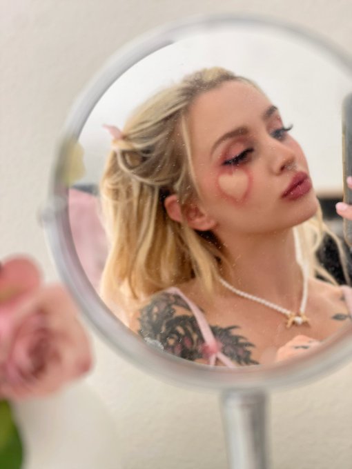 Two weeks of Valentines specials on my site! Starting with 50% off all subs. https://t.co/oZpv6LGpIP