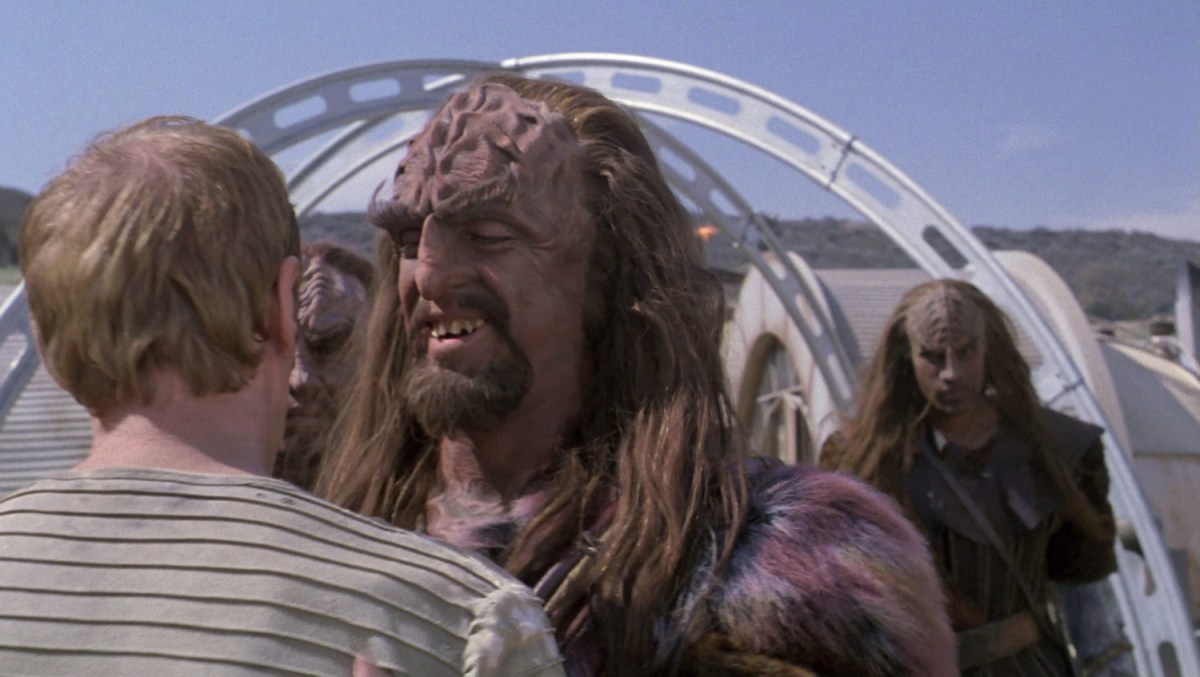 DarthEmiras's tweet photo. Day 31 - Productive Struggle Enterprise encounters a deuterium refinery which is being harassed by a group of Klingon Marauders.
Archer and Co offer to help scare the Klingons off and teach them how to defend themselves from future attacks #buildingtrek https://t.co/cMXoQ804Qd