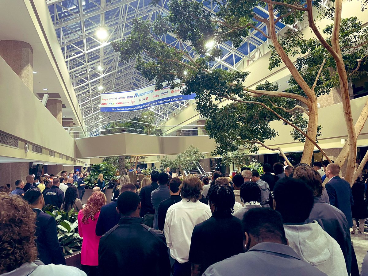 Jeramiah Dickey (@jeramiahdickey) on Twitter photo Really well done <a href="/BoiseStateBL/">Boise State BroncoLife</a> TEAM! Was told last night was the largest community & STUDENT-athlete turnout ๐ฅ Weโre here to serve & prepare STUDENT-athletes for next chapter & Iโm extremely grateful for Bronco Nation & our <a href="/BroncoSports/">Boise State Broncos</a> TEAM for their support! #BleedBlue ๐๐ผ๐ Really well done <a href="/BoiseStateBL/">Boise State BroncoLife</a> TEAM! Was told last night was the largest community & STUDENT-athlete turnout ๐ฅ Weโre here to serve & prepare STUDENT-athletes for next chapter & Iโm extremely grateful for Bronco Nation & our <a href="/BroncoSports/">Boise State Broncos</a> TEAM for their support! #BleedBlue ๐๐ผ๐