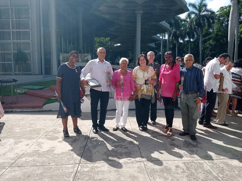JuanPabloCambo's tweet photo. Felicidades para nuestros profesores que fueron reconocidos hoy

Aunque no lo crean, una parte de lo que se y soy es gracias a ustedes. 

-Orestes Llanes
-Raul Rivas
-Ana Isabel
-Regueiro
-Adriana 
-etc

También en nombre de la UJC de la @FiabCujae 🐯los Felicitamos y agradecemos https://t.co/0NfarcE24V
