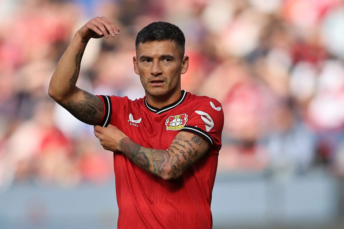 vascaodazoeira's tweet photo. 🚨Charles Aranguiz já estaria aprendendo a falar português, o Jogador pretende recusar a proposta do Vasco pessoalmente https://t.co/kytklTlThh