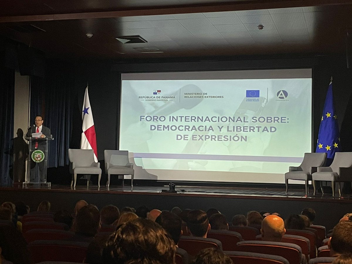 USMApanama's tweet photo. Hoy participamos en el “Foro Internacional sobre: Democracia y Libertad de Expresión”, organizado por @cancilleriapma, @panamaUE y @casamerica
La Profa. Elizabeth Garrido A., de Com. Digital, fue panelista en el panel Publicación digital y libertad de expresión.
#YoSoyUSMA https://t.co/pZtJFs1IbG