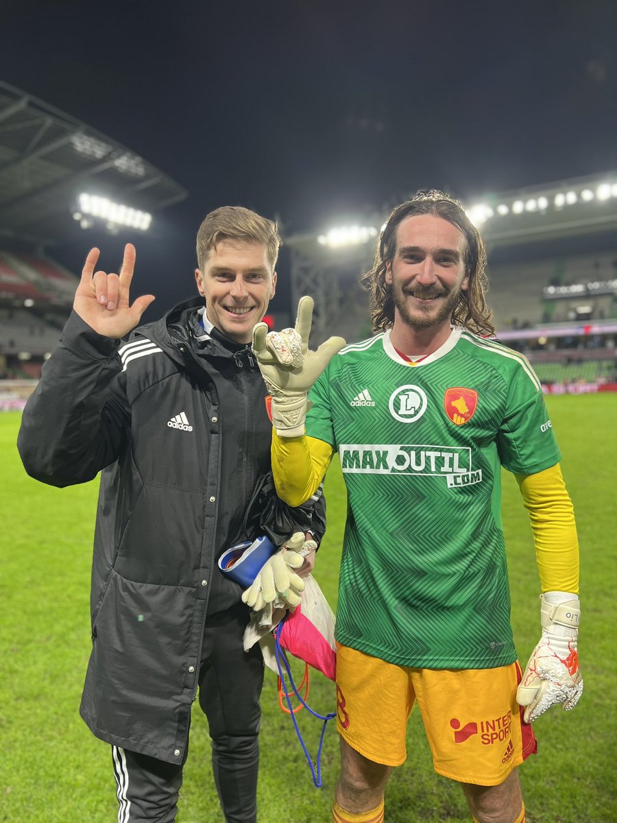 OfficielRAF's tweet photo. Un nouvel arrivant dans la confrérie des gardiens 😅

#FCMRAF #LaLigue2CommeOnAime https://t.co/n4c0HtvBxa