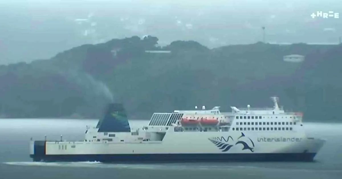 MarineInsight's tweet photo. Watch: Cooling System Leak Shuts Down Engines Of Interislander Ferry In KiwiRail
.Check Out this article 👉https://t.co/TomWJ7obUm
#InterIslander #KaitakiFerry #NewZealand #KiwiRail #EngineShutdown #Shipping #Maritime #MarineInsight #Merchantnavy #Merchantmarine https://t.co/dPBJtBJuw5
