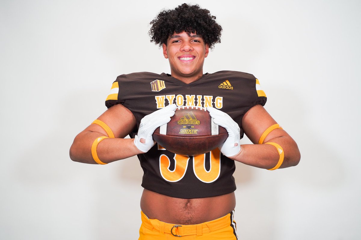 AbrahamB_51's tweet photo. Thank you @wyo_football for the amazing Official Visit!! Had a great time! See you in June!!🤎💛@Coach_SBMoore @CoachTripodi @samantha_patten https://t.co/scaoKMPBLC