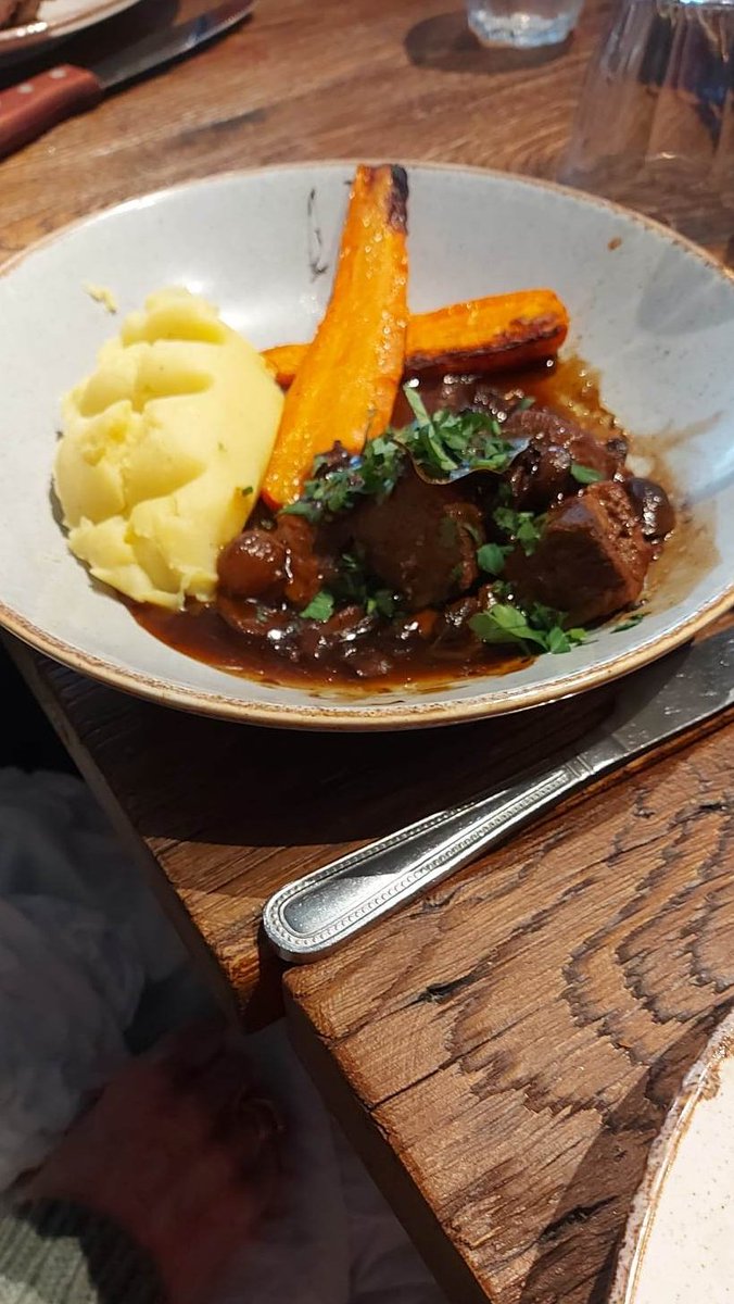 WarwickProud's tweet image. Today i took 15 Clients & Volunteers out 4 a thank you lunch for all the work they do in assisting keeping our #Elderly #Community Safe Thank you Guys you are Heroes without a cape. justgiving.com/crowdfunding/p… the meal was sponsored by @LeBistrotPierre Pay Forward a Meal @Depheruk