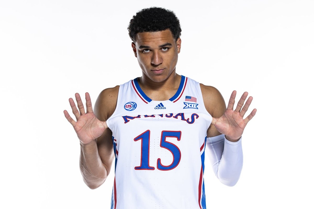 IT'S GAMEDAY #RockChalk NATION 🔴🔵

Back home against KSU😤

Let's have some fun in the comments ⬇️

First person to guess the correct final score of tonight's game...

WINS A NEW KU BASKETBALL JERSEY 👀

RT+Like 🤝

Let's get it 👇