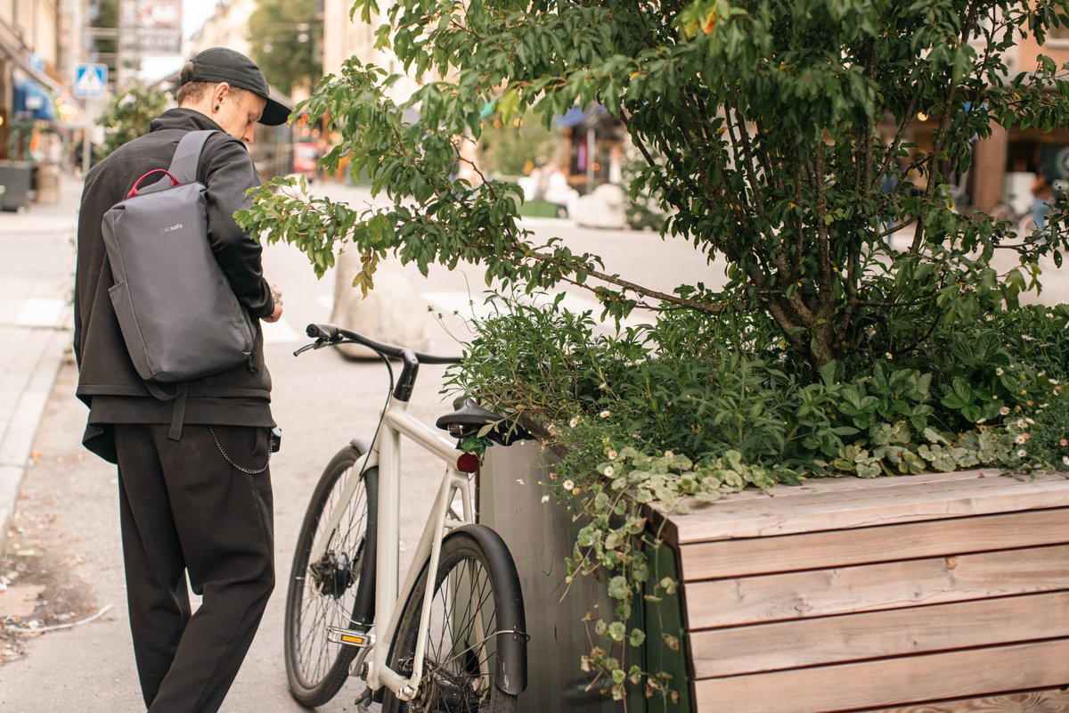 Pacsafe's tweet photo. YOU ASKED. WE LISTENED.

Our best-selling Commuter Backpack is now available in a more compact size. 

Introducing, the Metrosafe X 13-Inch Commuter Backpack.

#borntotravel #MetrosafeX #CommuterBackpack
#protectwhatsvaluable #protectyourbelongings #antitheft #antitheftbag #bags https://t.co/8fzKe3bnFW
