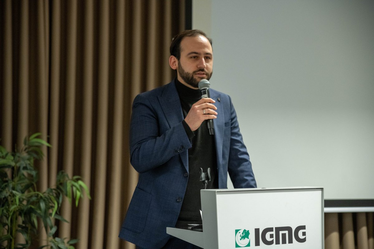 KaFurkan's tweet photo. Genç İdareciler Yatılı Eğitim Semineri #GIYES Genel Merkezimizde gerçekleşti. Ehli Sünnet ve’l Cemaat modülünün işlendiği programa katılan kardeşlerime teşekkür ediyor İrşad Eğitim birim başkanımız Tarık Eroğlu ve ekibini tebrik ediyorum. https://t.co/yUaiQL8dzN
