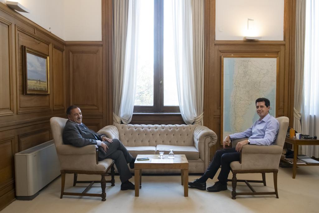 Siempre es un placer poder coincidir con Wado de Pedro, ministro del Interior para avanzar en proyectos que apuestan al desarrollo de nuestra provincia y del Norte Grande con una mirada federal. Gracias por recibirme compañero.